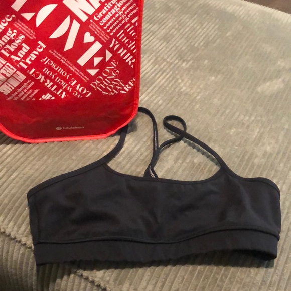 Lulu Sports Bra - Picture 1 of 3